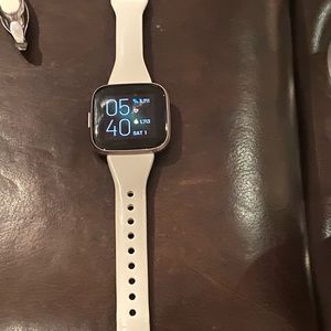 Selling my fit bit versa 2 (originally $250) selling for $80 or best offer
